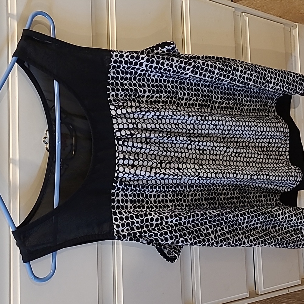 Mesh Shoulder Black and White Pattern Tank
